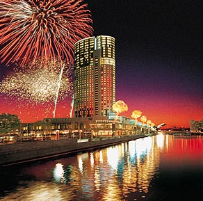 <b><font color="#FFFFFF" face="Arial, Helvetica, sans-serif">Melbourne's Crown Hotel </font></b>